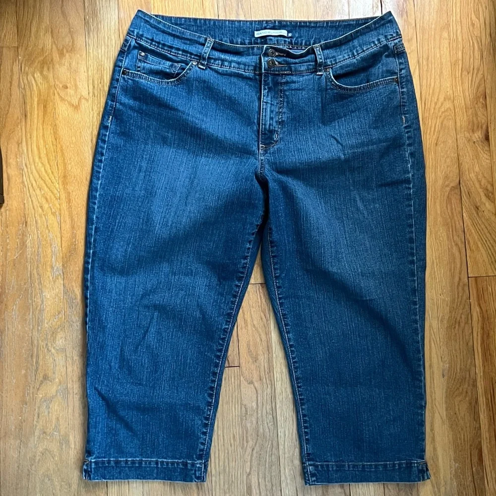 Capri Jeans - Picture 2 of 8